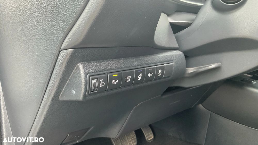 Toyota Corolla 1.8 HSD Dynamic - 35