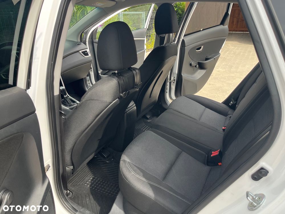 Hyundai i30 1.4 BlueDrive Comfort - 12