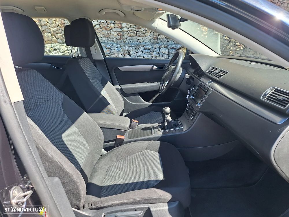 VW Passat Variant 1.6 TDI Edition Con.BM - 6