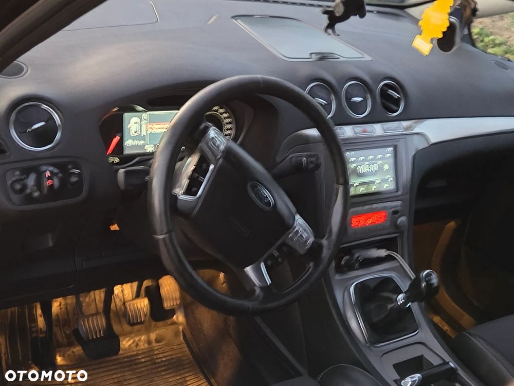 Ford S-Max - 9