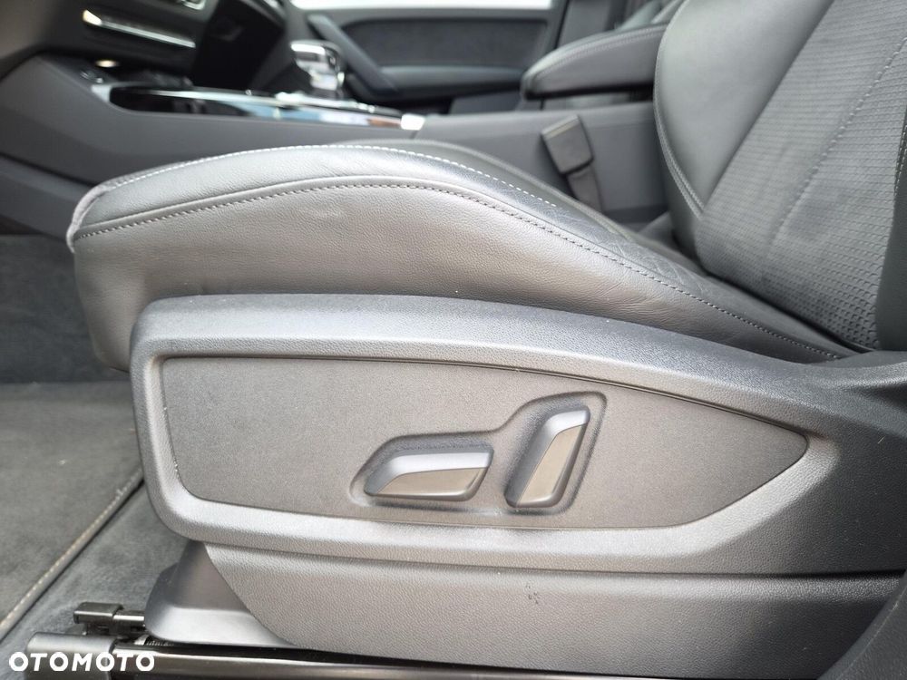 Audi Q5 50 TFSI e Quattro S Line S tronic - 12