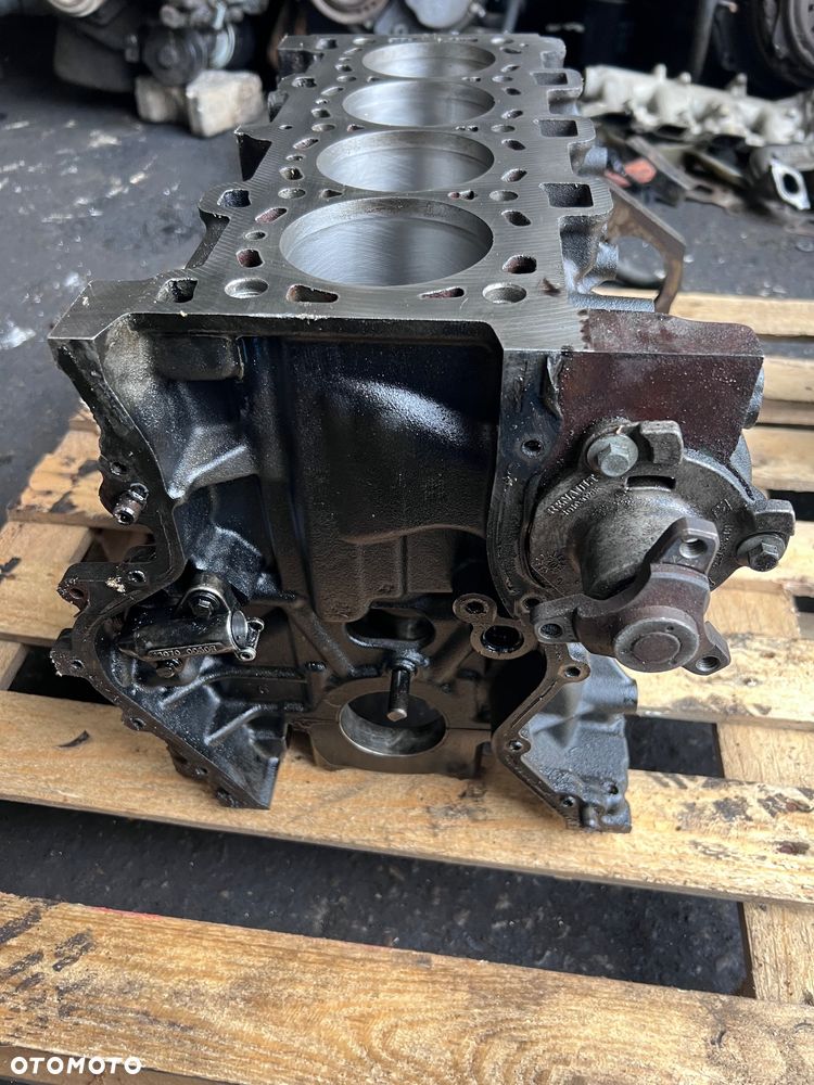 Blok silnika Renault Master III M9T 708 - 2