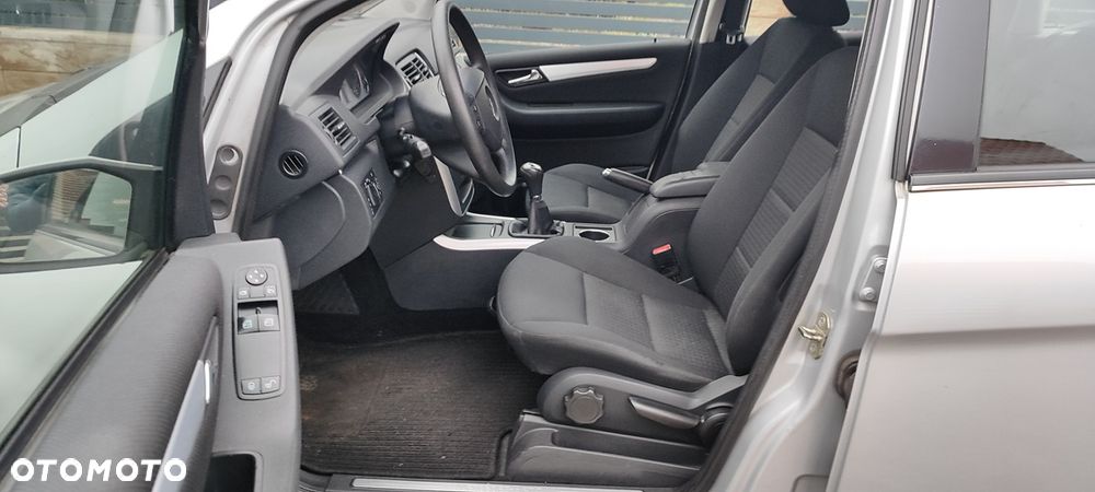 Mercedes-Benz Klasa B 180 CDI DPF Special Edition - 9