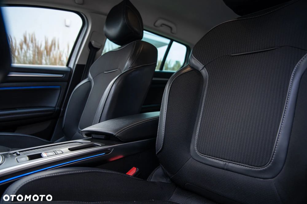 Renault Megane 1.3 TCe FAP Techno EDC - 11