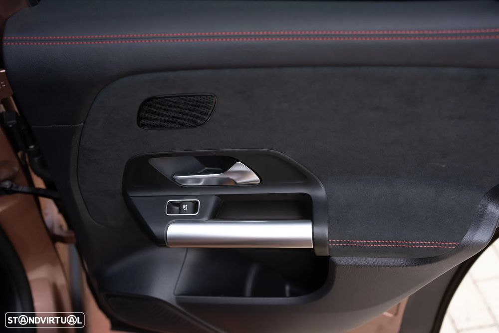 Mercedes-Benz GLA 250 e AMG Line - 26