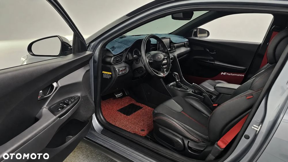 Hyundai Veloster - 11