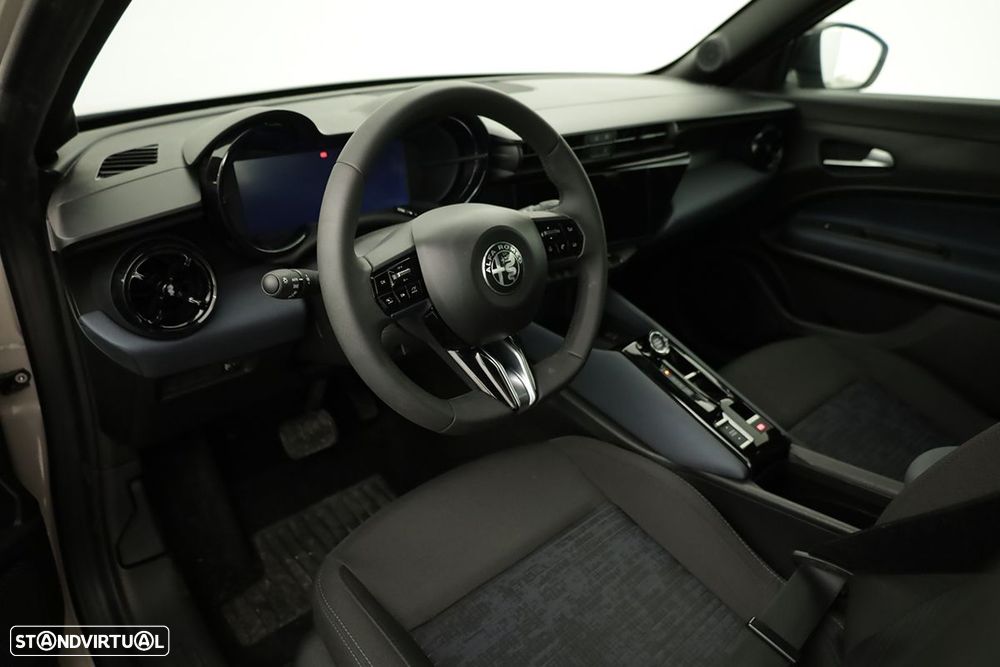Alfa Romeo Junior Elletrica 50 kWh - 8
