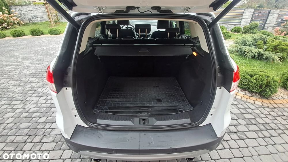 Ford Kuga - 10