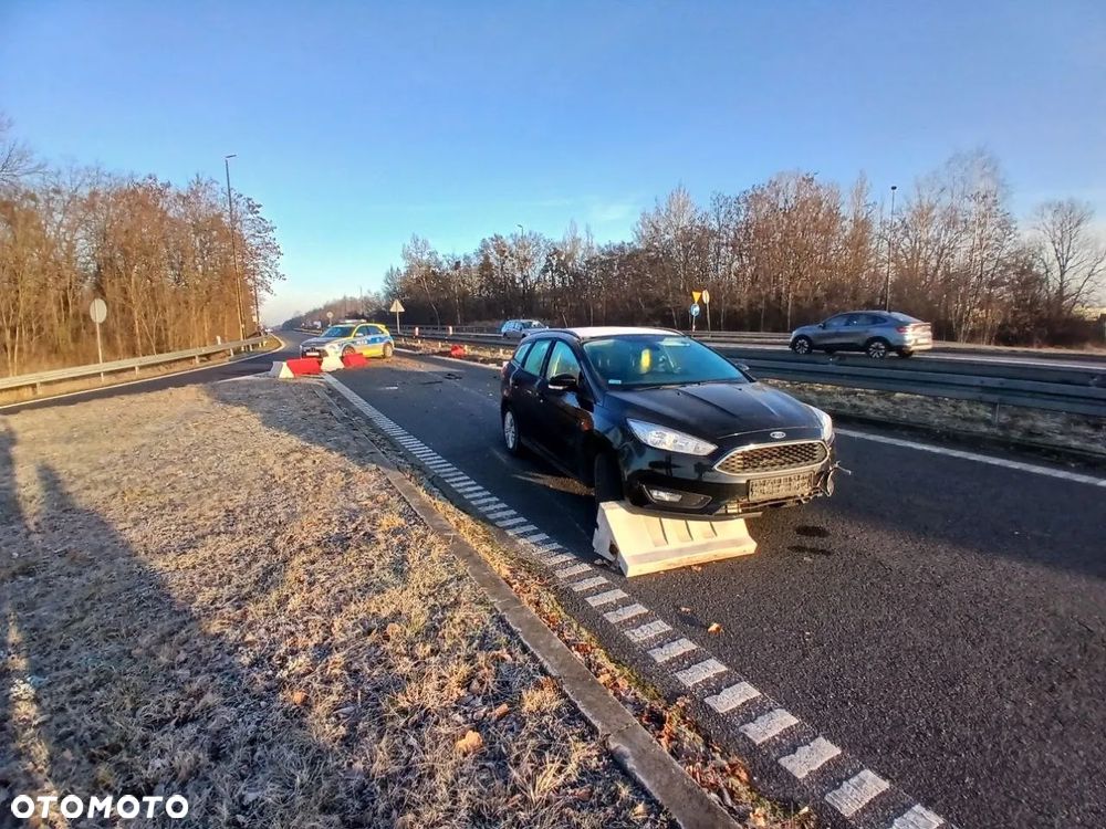 Ford Focus 1.6 Trend PowerShift - 5