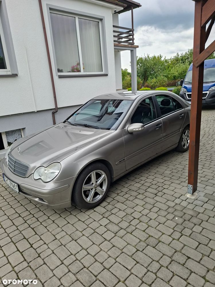 Mercedes-Benz C-Class 2002 photo 3
