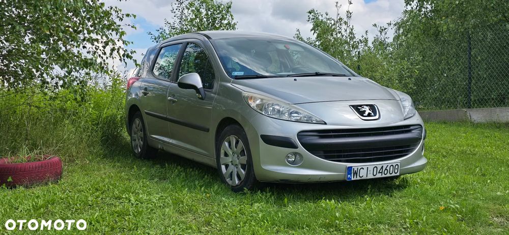 Peugeot 207 - 1