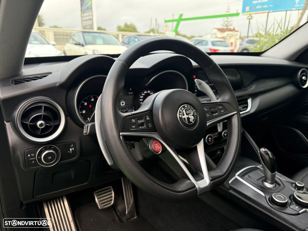Alfa Romeo Stelvio 2.2 D B-Tech AT8 - 17