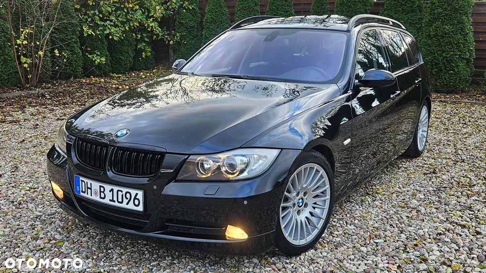 BMW Seria 3 325i Touring - 2