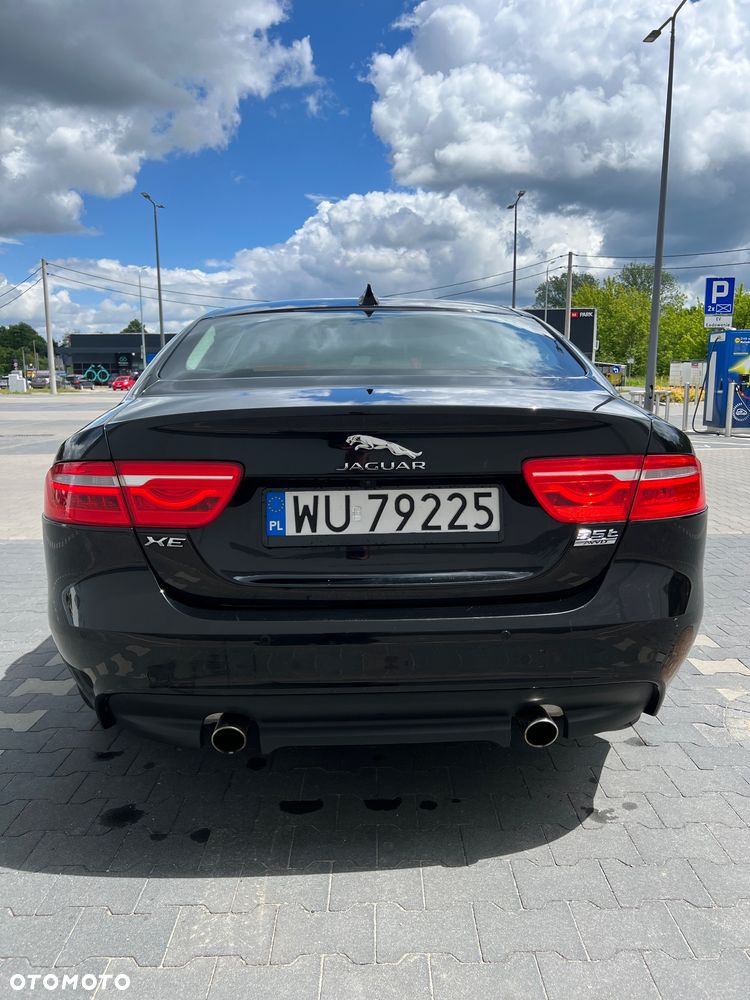 Jaguar XE S - 4