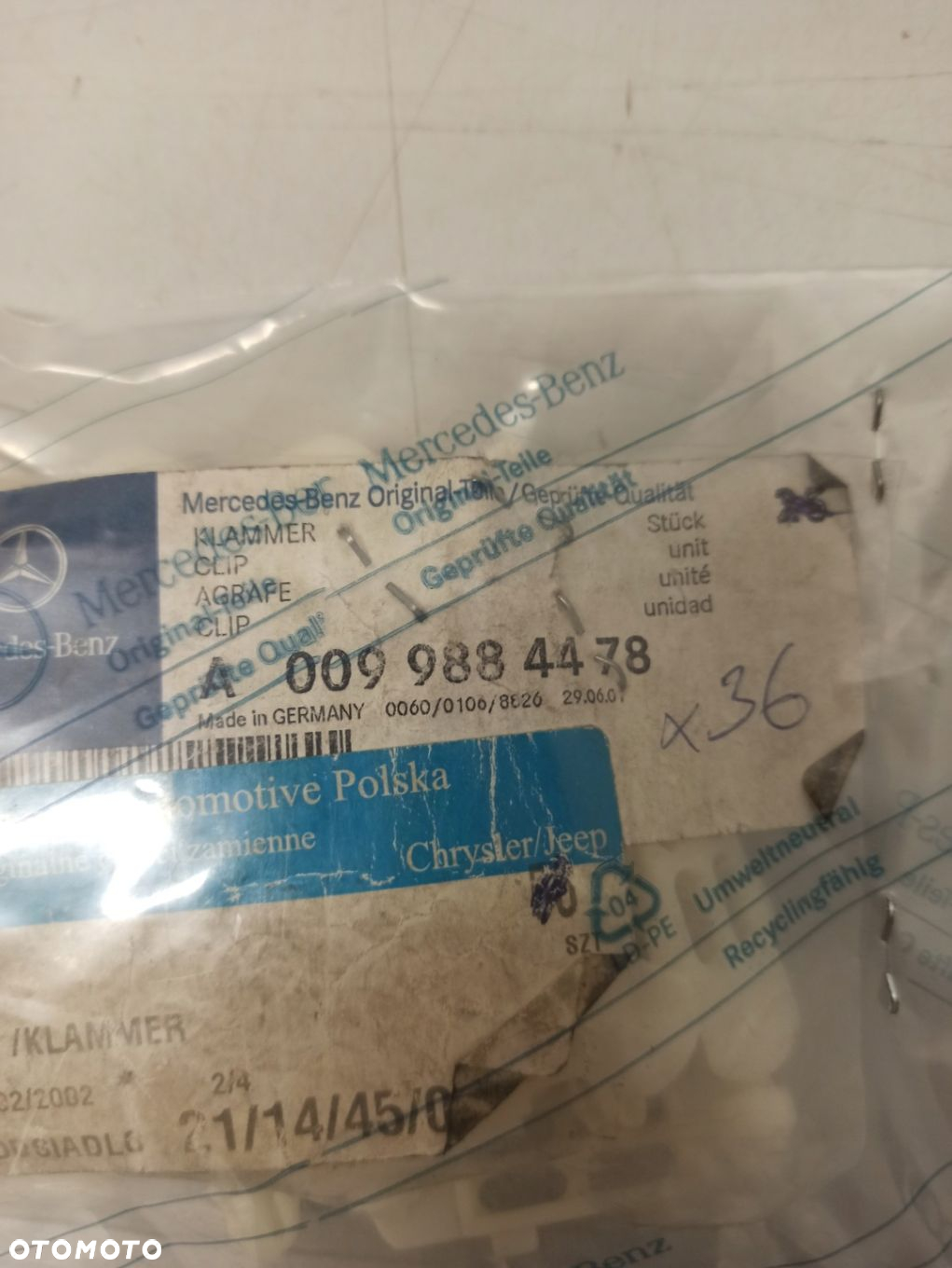 SPINKA MOCOWANIE LISTWY PROGOWEJ MERCEDES W202 A0099884478 24 SZT KPL - 2