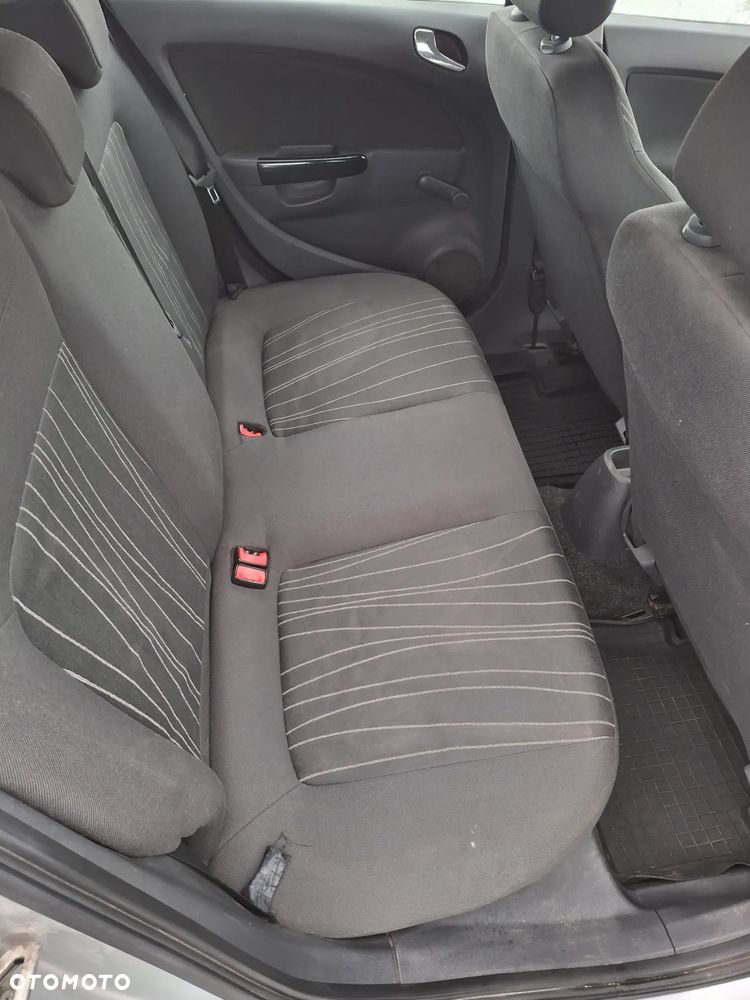 Opel Corsa 1.2 16V Essentia - 10