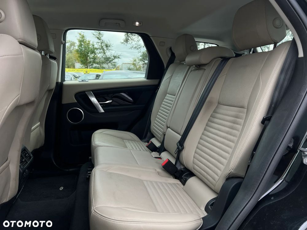 Land Rover Discovery Sport - 32