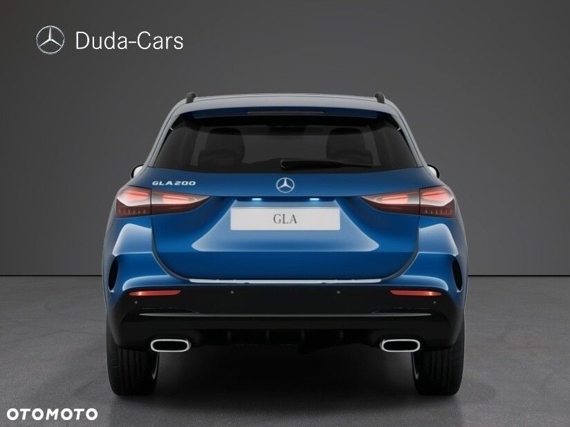 Mercedes-Benz GLA - 4