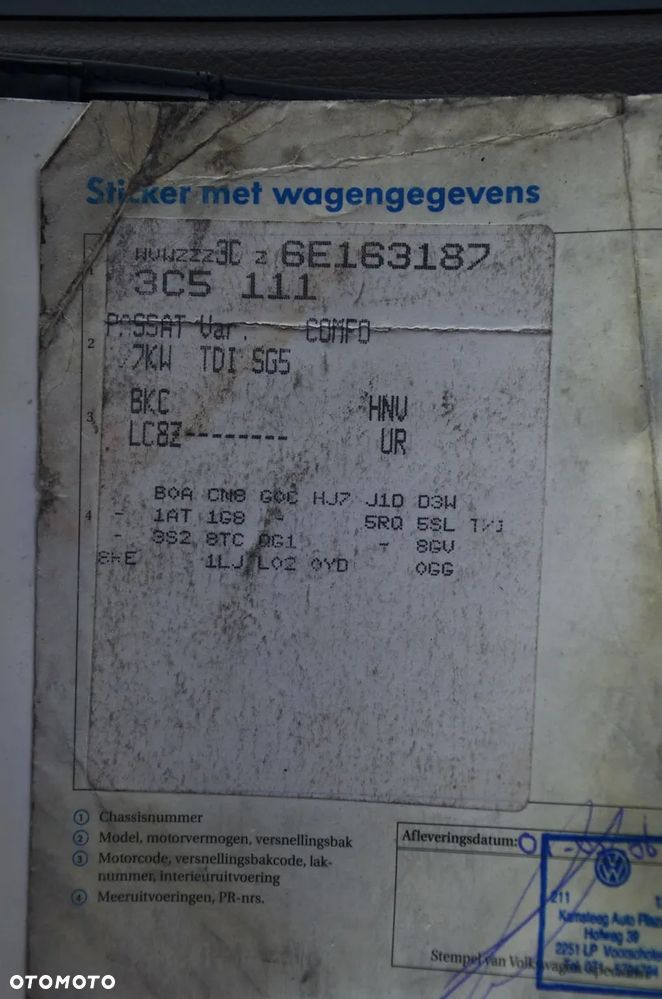 Volkswagen Passat - 13