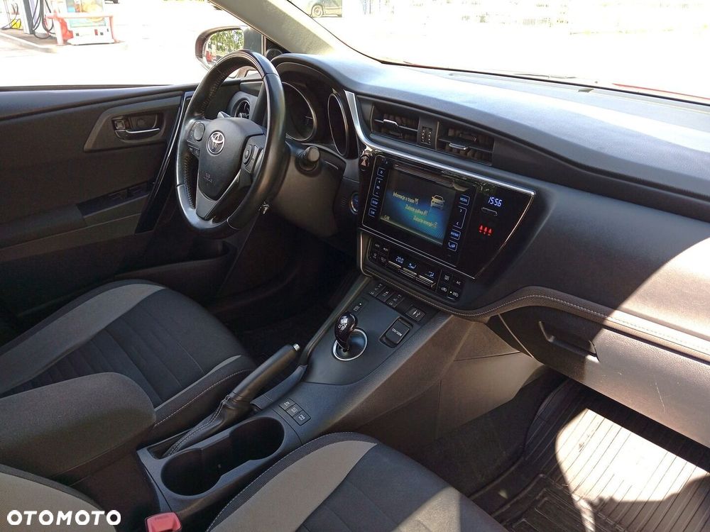 Toyota Auris - 12