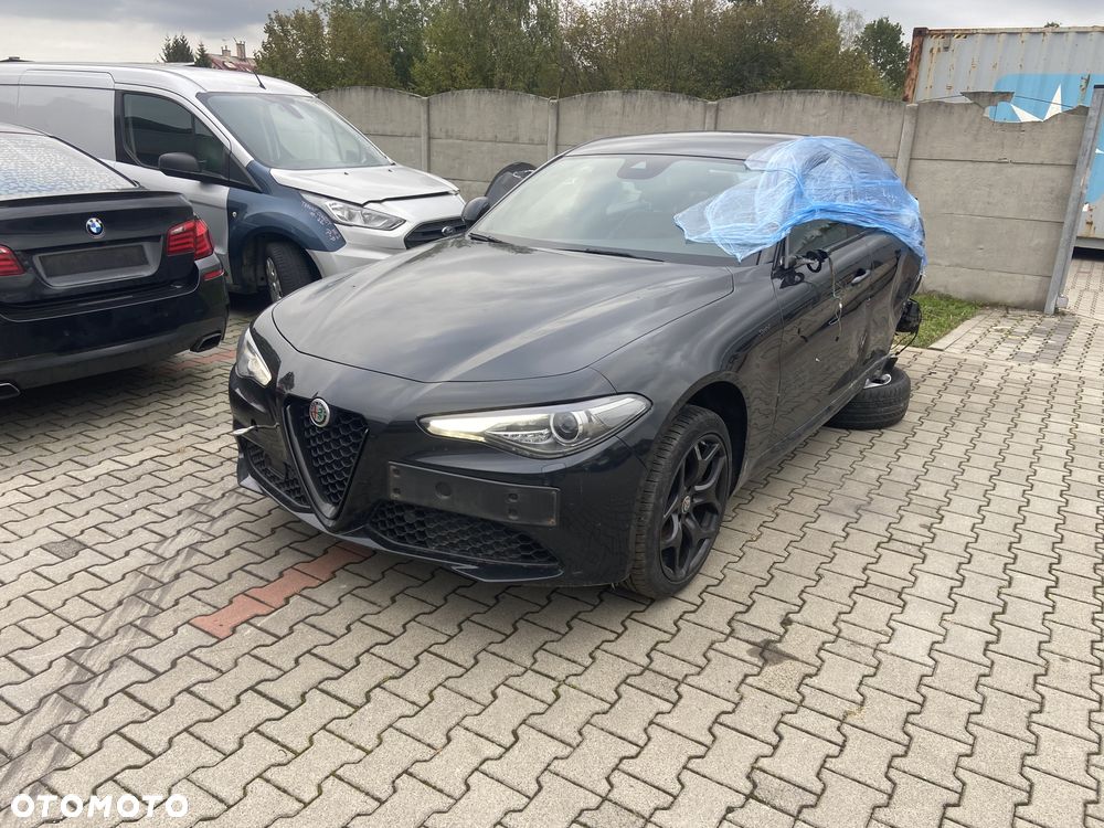 Alfa Romeo Giulia 2.2 AT8 - 2