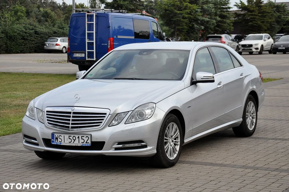 Mercedes-Benz Klasa E 250 CGI BlueEFFICIENCY 7G-TRONIC Elegance - 1