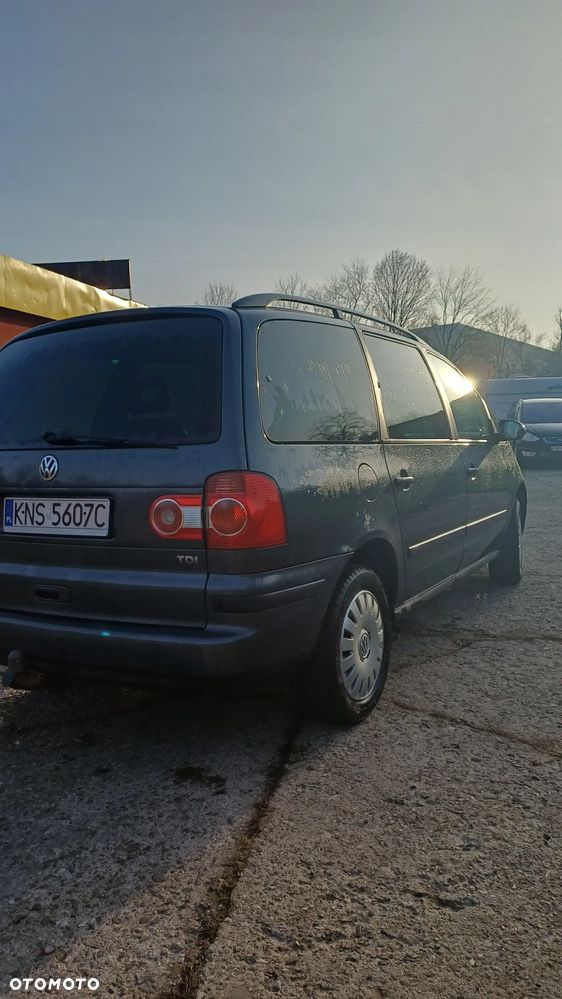 Volkswagen Sharan 1.9 TDI Comfortline - 4