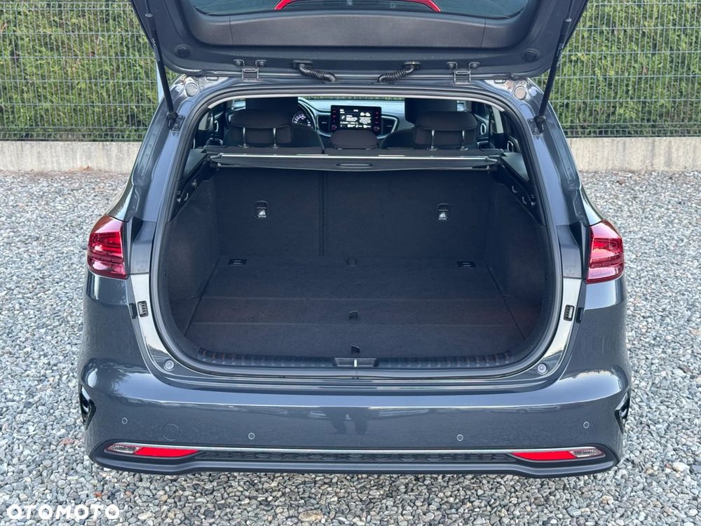 Kia Ceed 1.6 CRDi mHEV M - 31