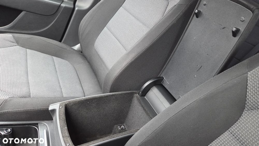 Volkswagen Passat 1.8 TSI Comfortline - 39