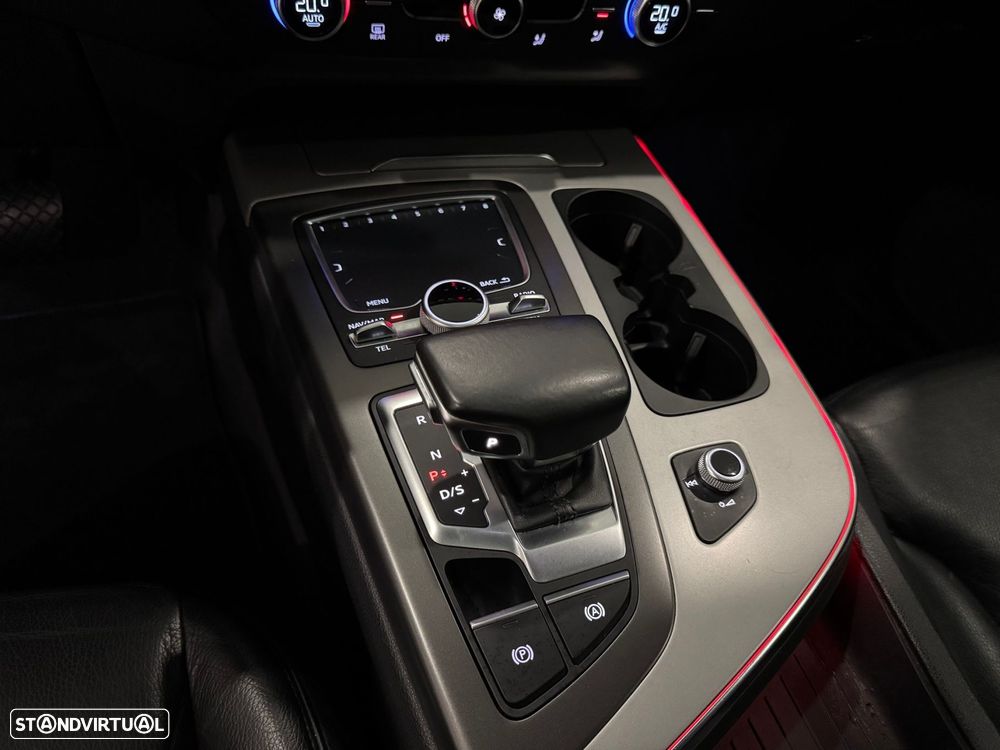 Audi Q7 3.0 TDi quattro Tiptronic 7L - 40
