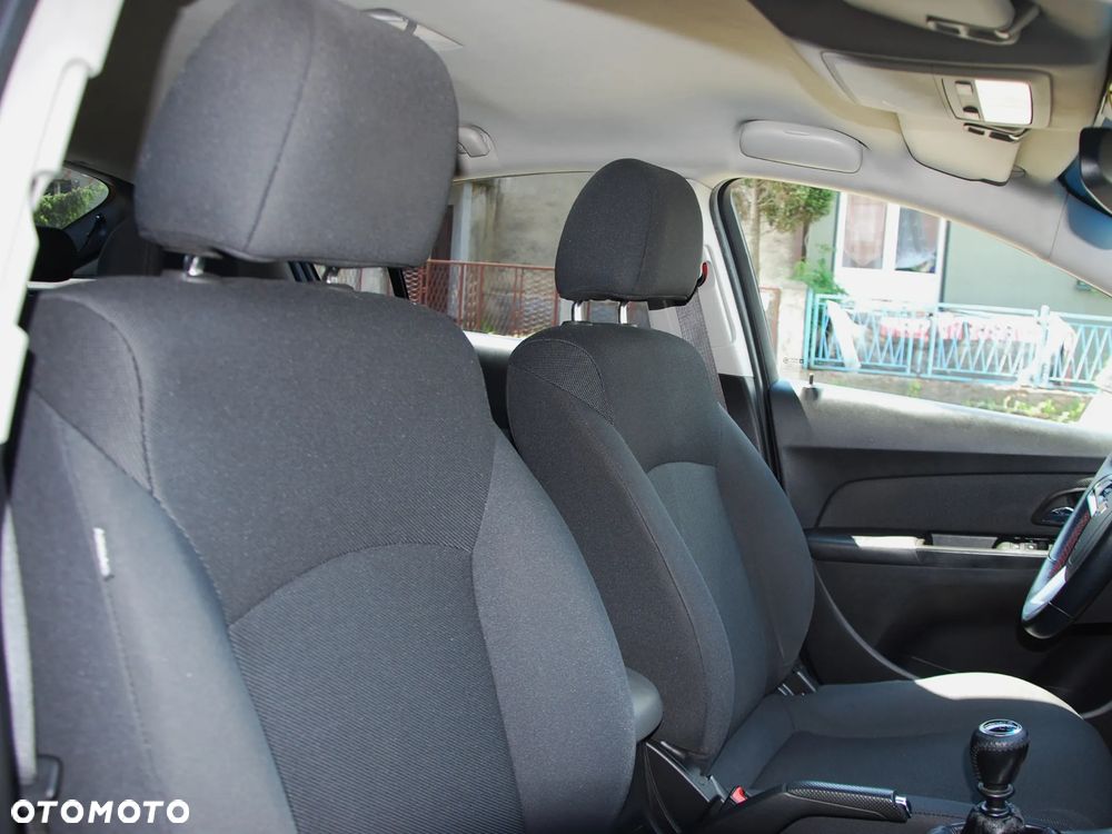 Chevrolet Cruze 1.6 LS+ - 28