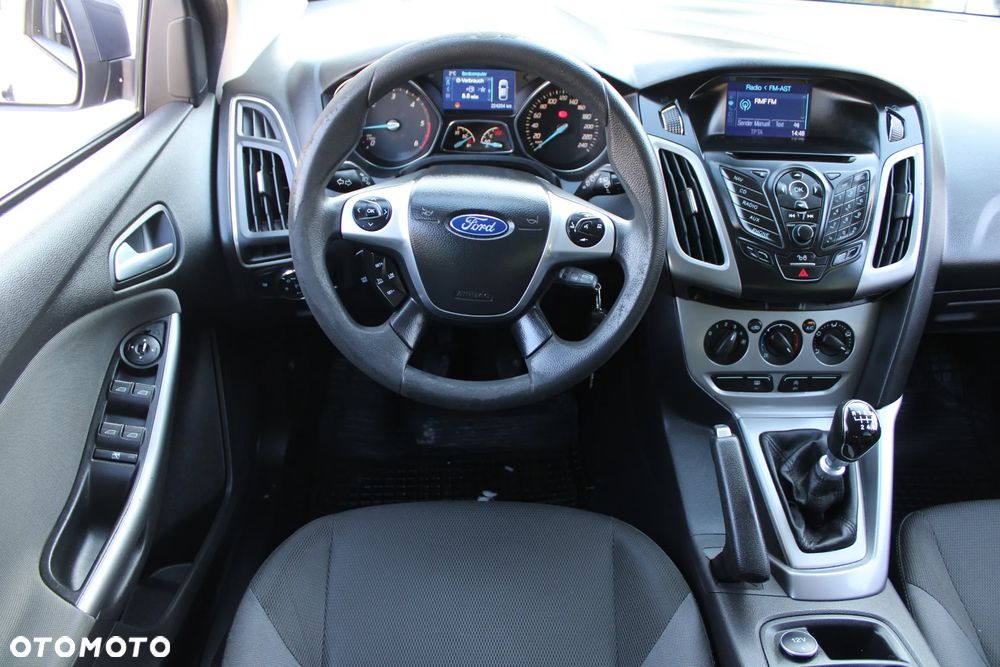 Ford Focus SW - 14