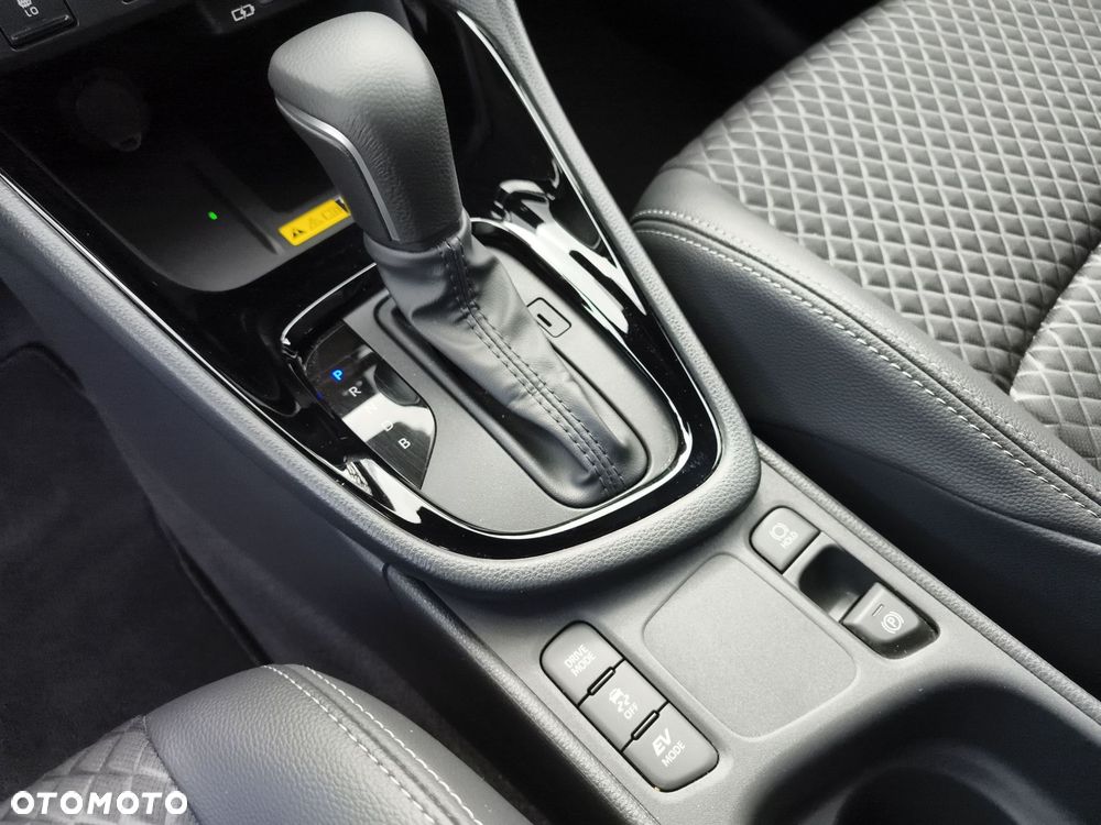 Toyota Yaris Hybrid 1.5 Executive - 23