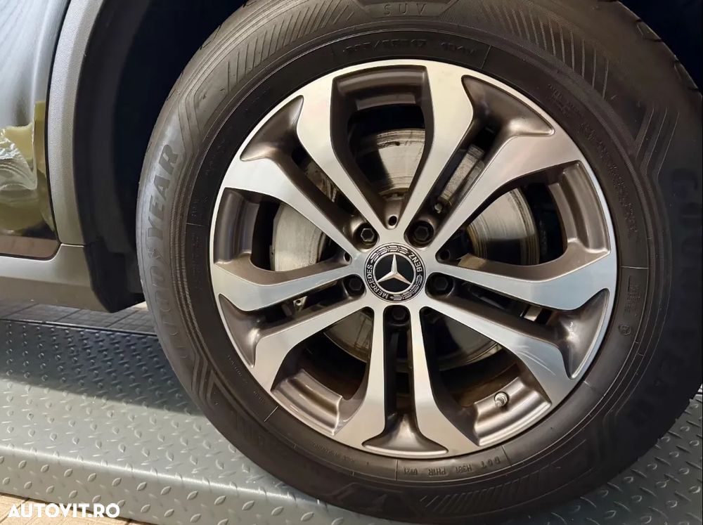 Mercedes-Benz GLC 300 d 4Matic 9G-TRONIC - 9