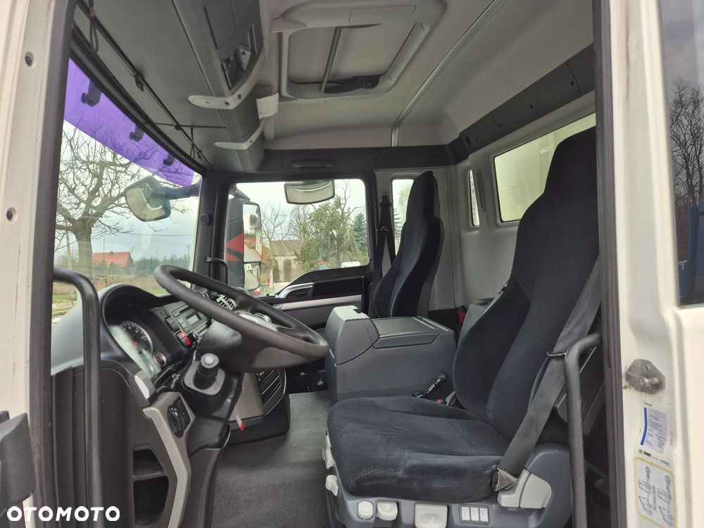 MAN TGS 26.320 6X2 skrętna oś - 9