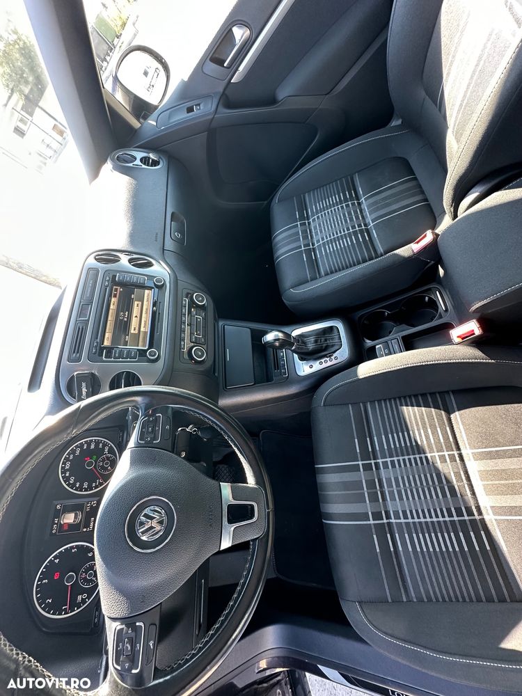 Volkswagen Tiguan 2.0 TDI DPF 4Motion BlueMotion Technology DSG Lounge Sport & Style - 15