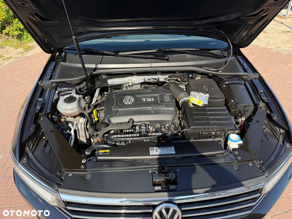 Volkswagen Passat 1.8 TSI BMT Highline - 22