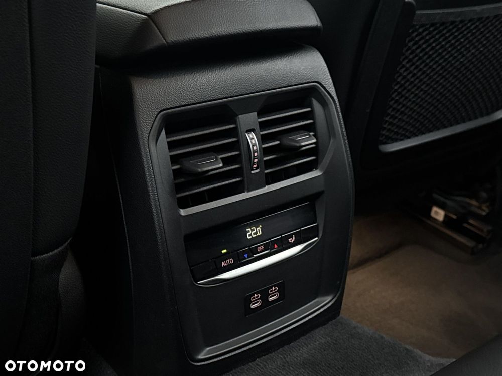 BMW Seria 3 318d - 22