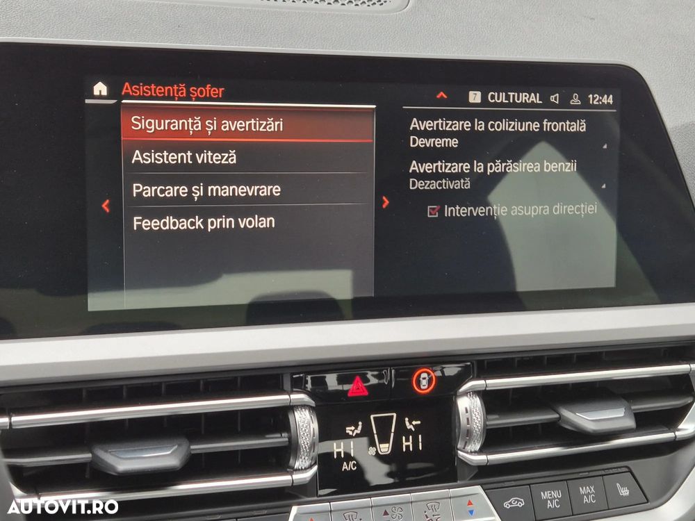 BMW Seria 3 320d xDrive AT MHEV - 24