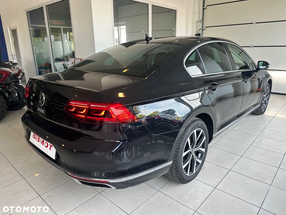 Volkswagen Passat - 3