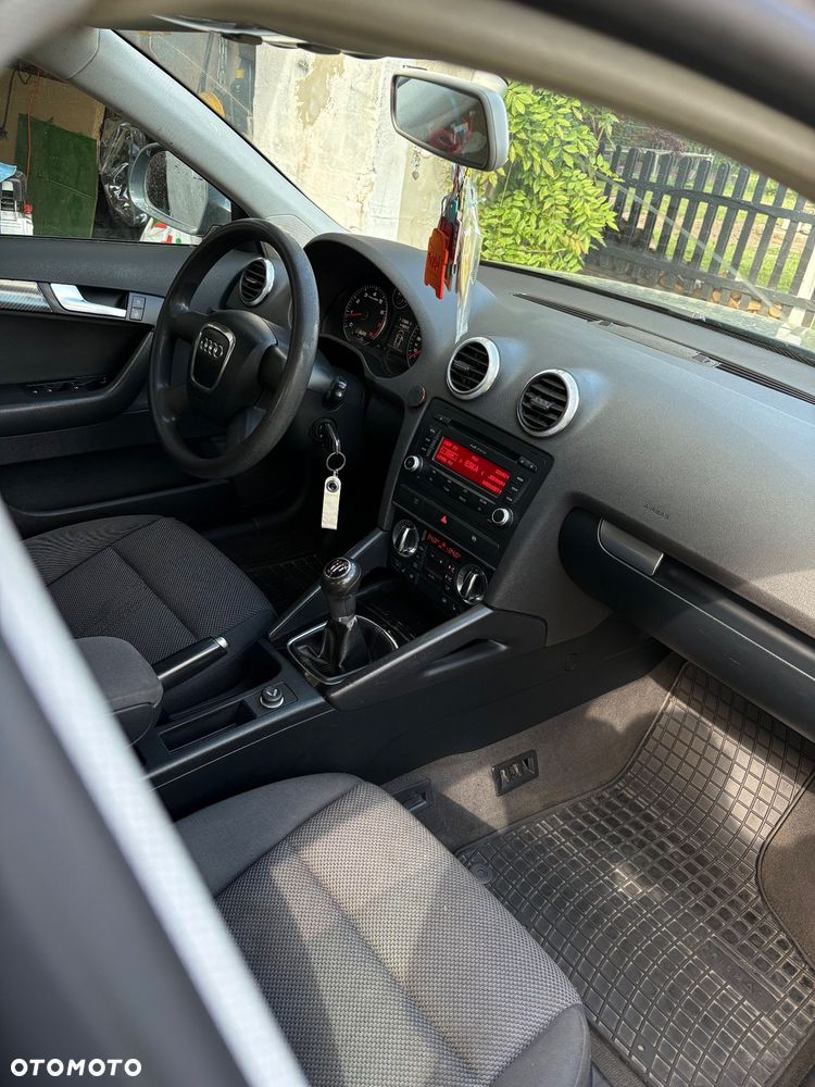 Audi A3 Sportback 1.6 Attraction - 13