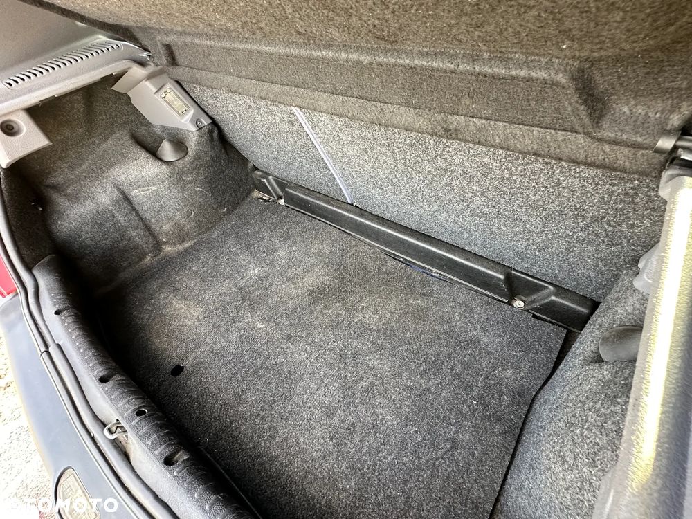 Renault Clio 1.4i RT - 12