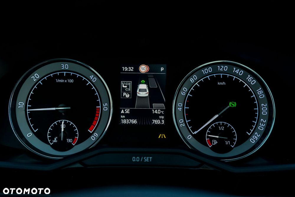 Skoda Superb 2.0 TDI 4x4 DSG L&K - 38