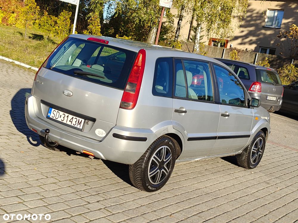 Ford Fusion 1.6 Ambiente - 13