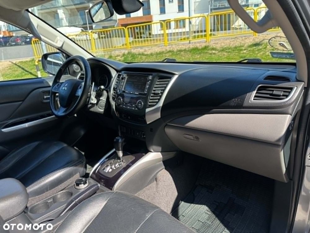 Mitsubishi L200 2.4 d DC Instyle - 4