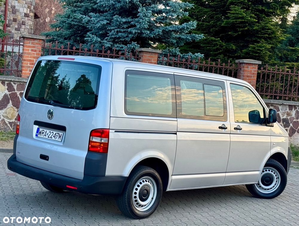 Volkswagen Caravelle - 10
