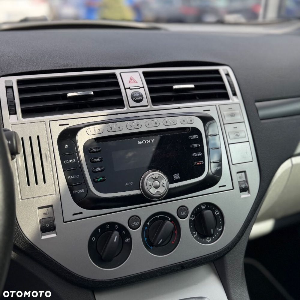 Ford Kuga - 18