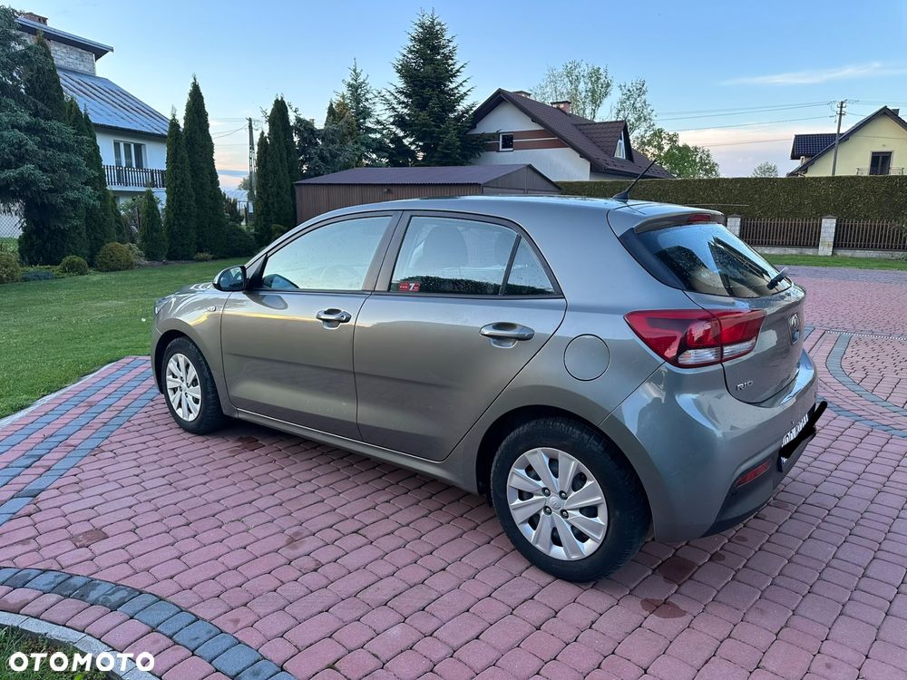 Kia Rio 1.2 L - 7