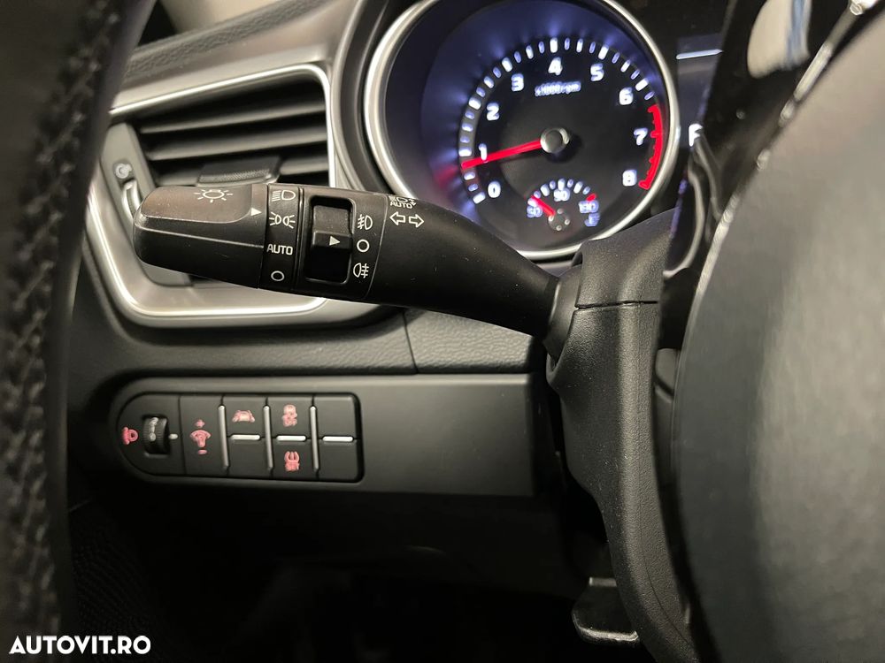 Kia XCeed 1.5 T-GDI 7DCT City+ - 19
