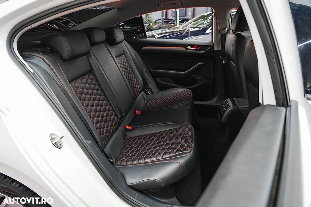 Volkswagen Passat 2.0 TDI SCR DSG Conceptline - 10
